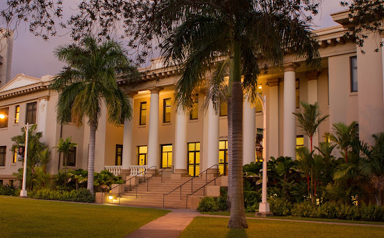 What is The Oldest College in The State of Hawaii?