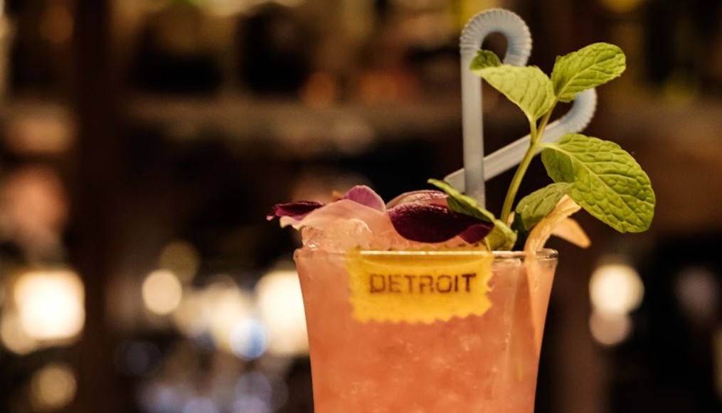 4 Hidden Speakeasies in Detroit, MI
