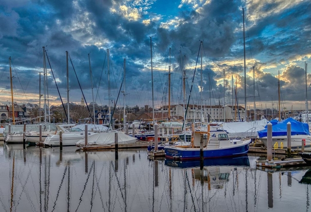 10 Charming Fall Villages & Towns in Rhode Island